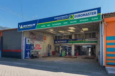 Kaan Otomotiv Fethiye şubesi dış cephe — Michelin ve Euromaster tabelası